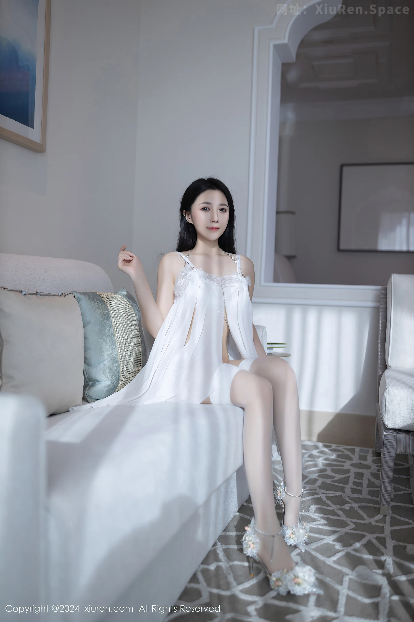 图片[4]-[XiuRen秀人网]VOL.8962 模特鱼子酱Fish性感白色轻透连衣裙露珍珠内衣秀惹火身材诱惑写真80P-秀人网官方网站